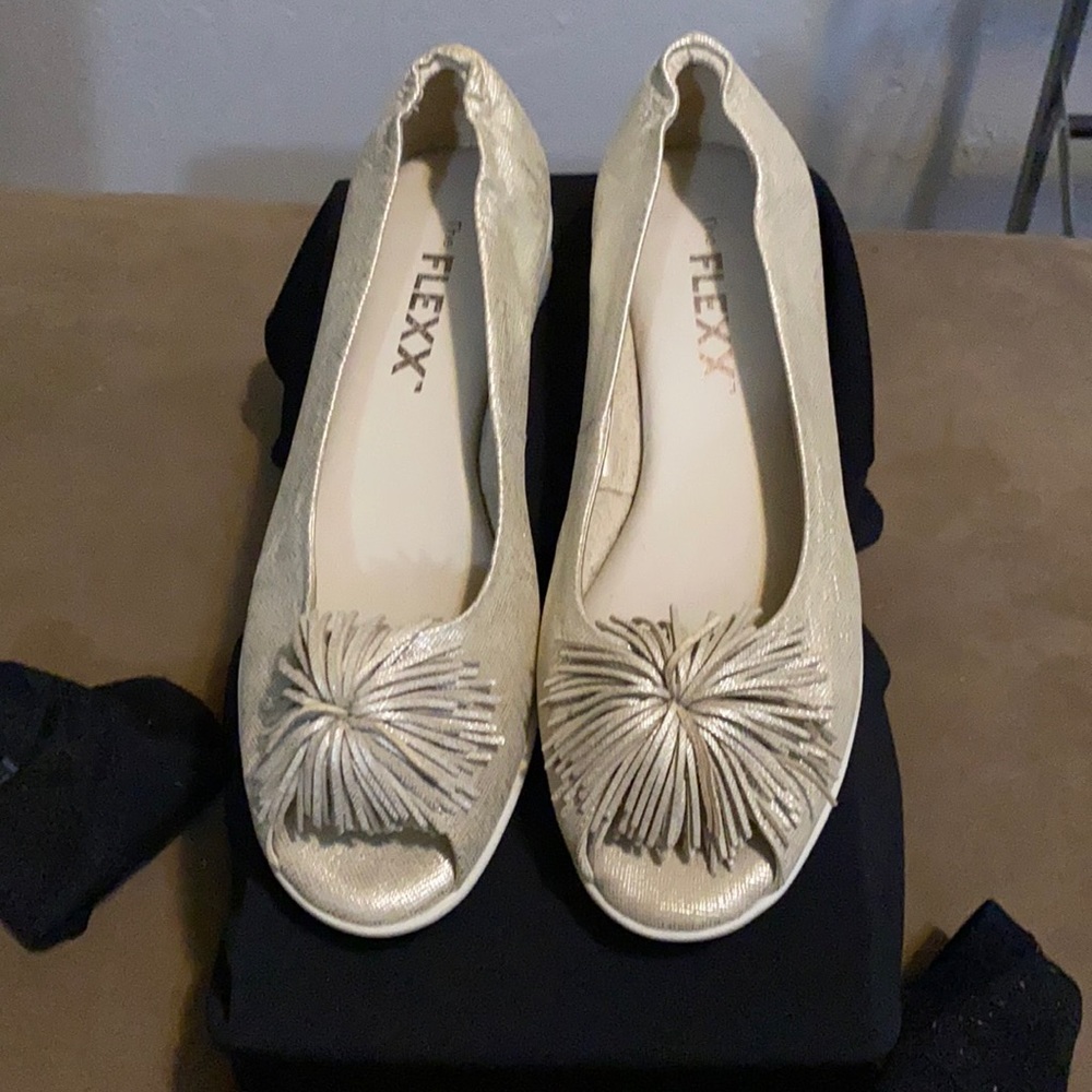 Summer textured flats